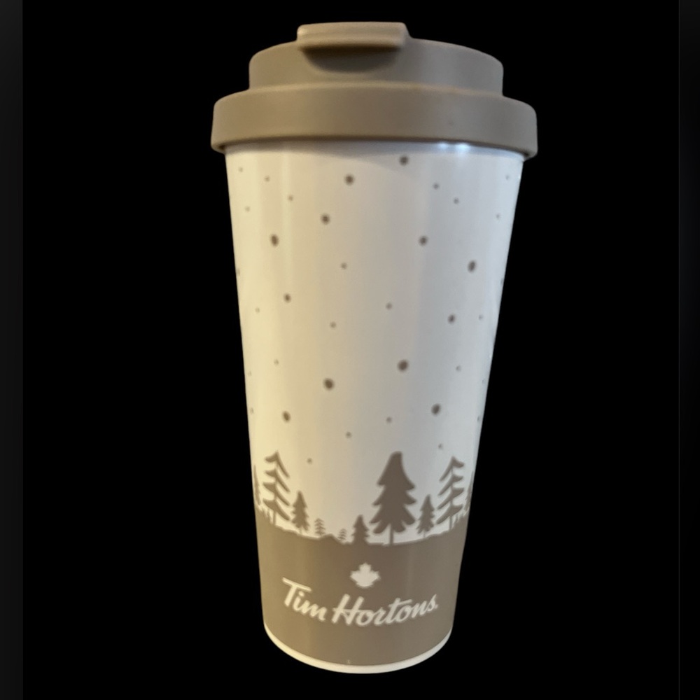 2022 Tim Hortons Winter Tree Travel Mug Coffee Cup Stainless 18oz/532ml